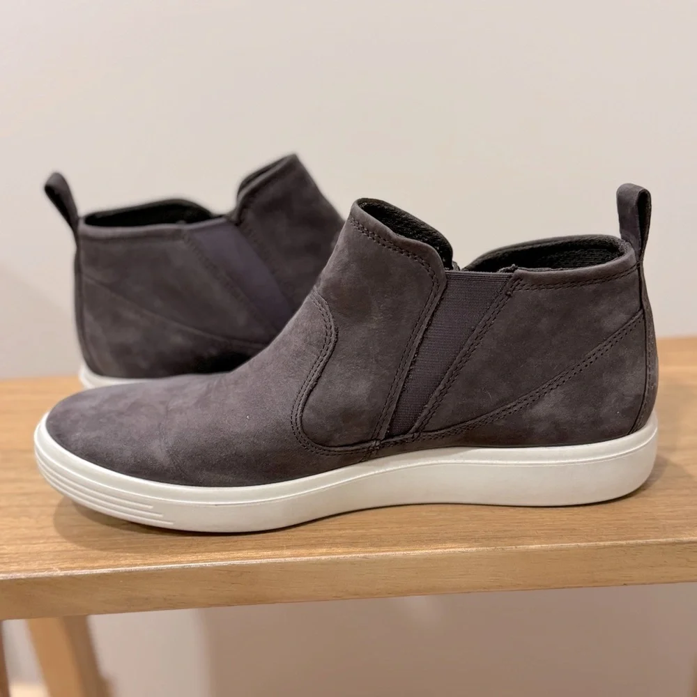 ECCO Side Zip Women’s  40 Charcoal Gray Nubuck Leather